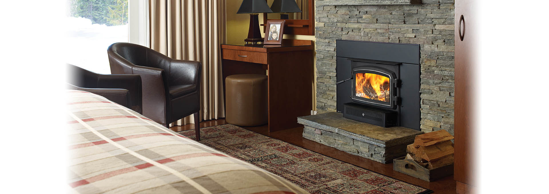 Regency I1150 Wood Insert with layered stone surround and mantle